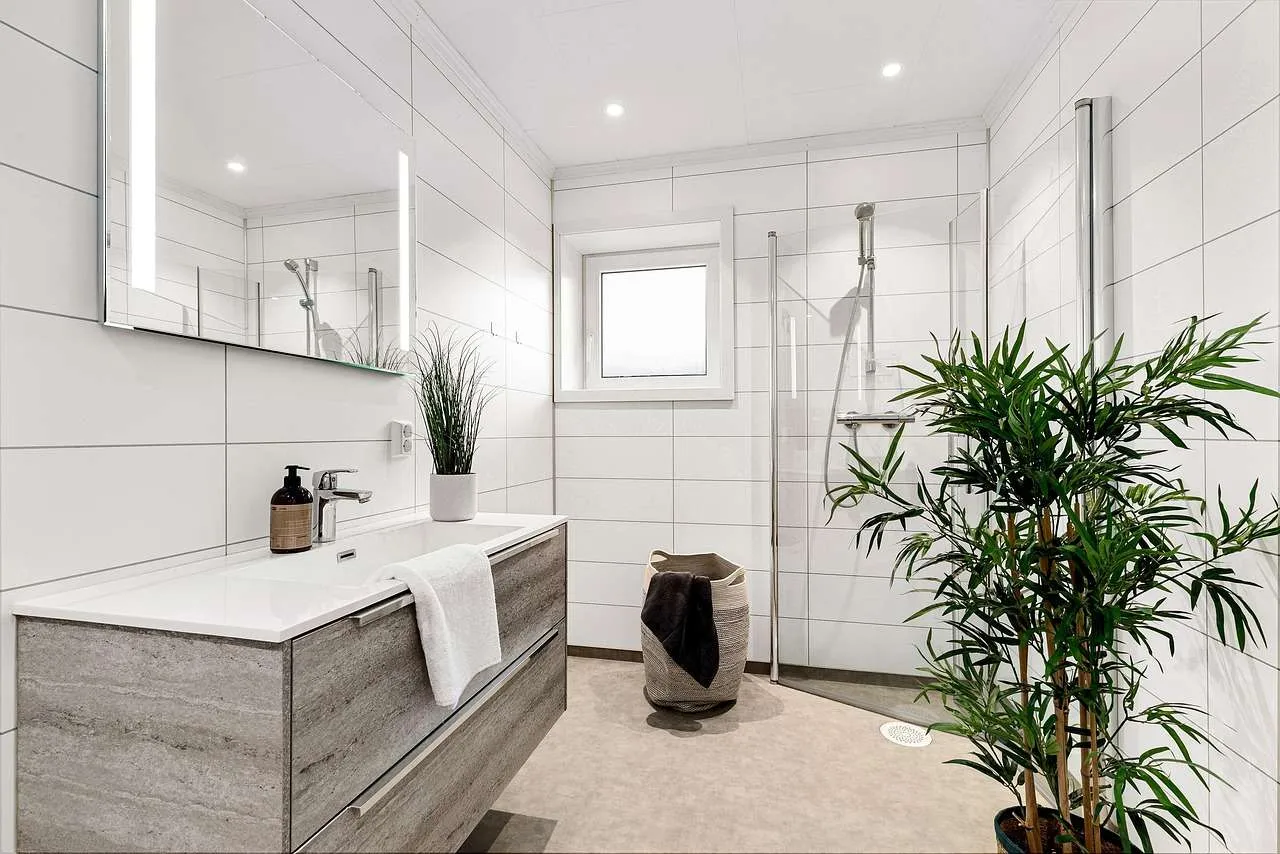 Bathroom Tile Styles, Install Tips & Maintenance